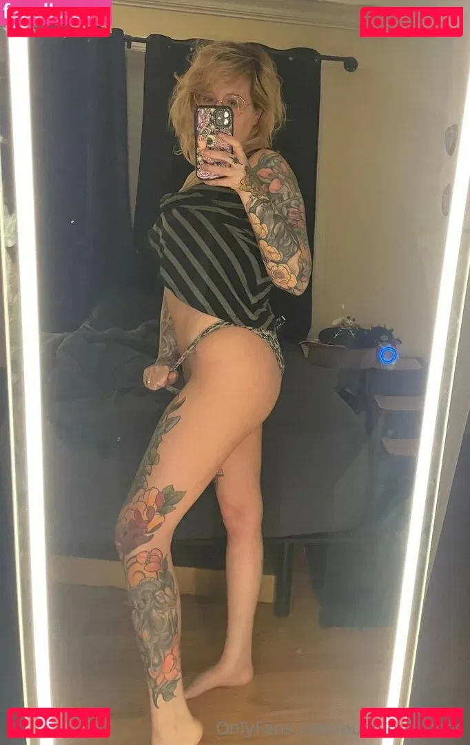 PushingUpRoses Onlyfans Photo Gallery 