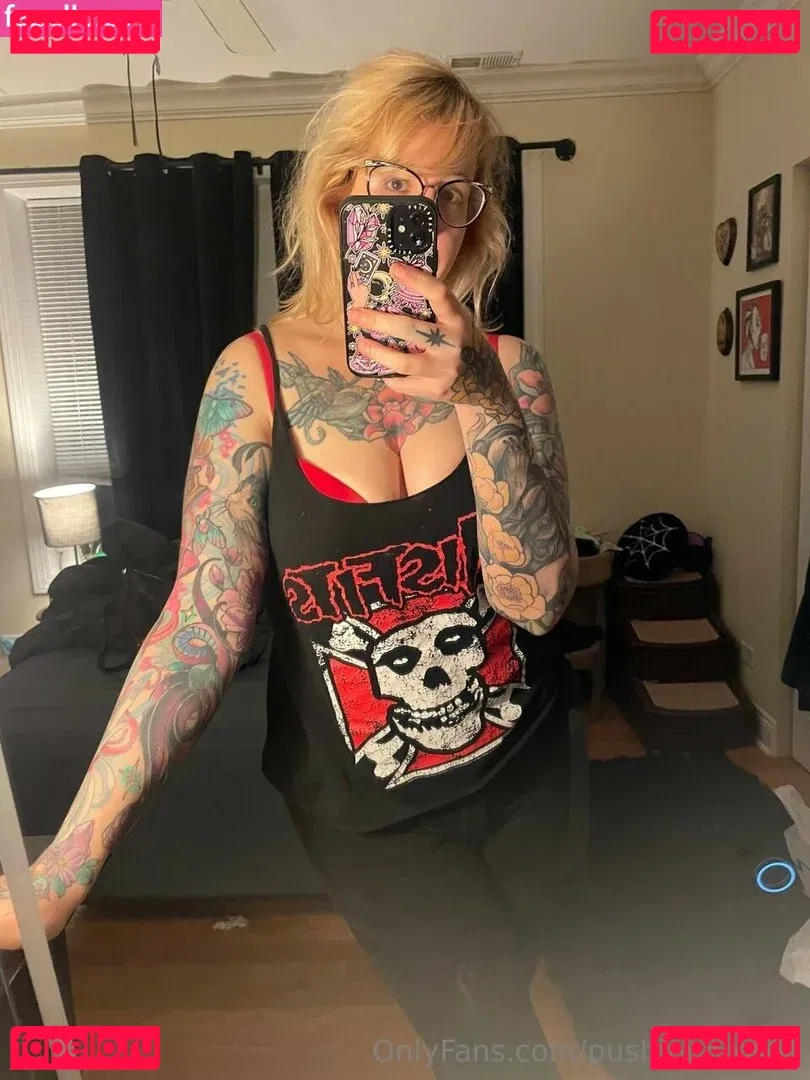 PushingUpRoses Onlyfans Photo Gallery 