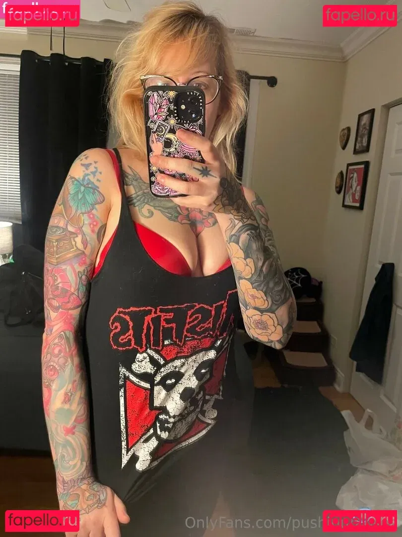 PushingUpRoses Onlyfans Photo Gallery 