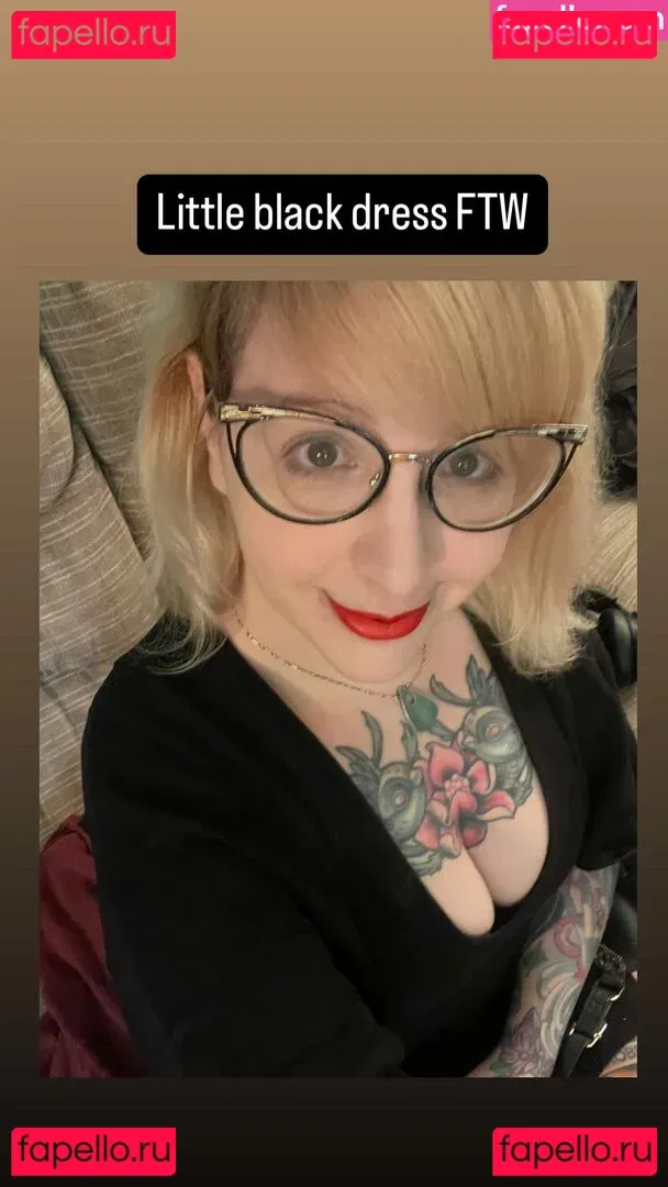 PushingUpRoses Onlyfans Photo Gallery 