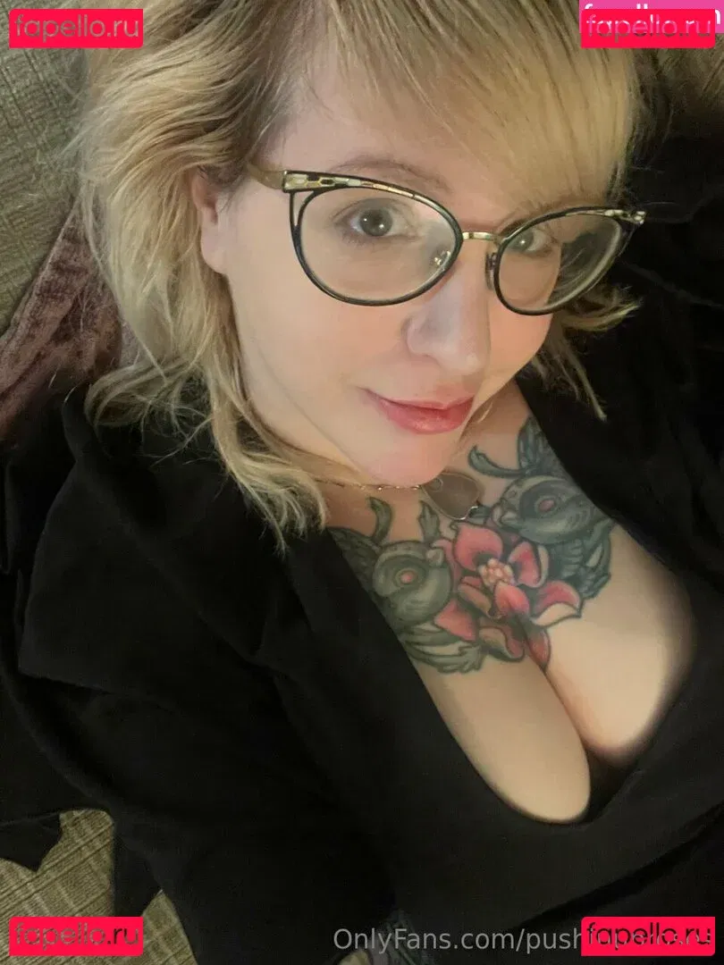 PushingUpRoses Onlyfans Photo Gallery 