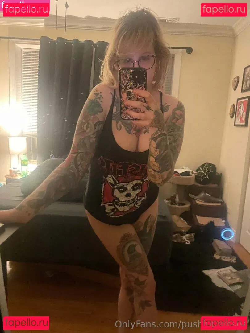 PushingUpRoses Onlyfans Photo Gallery 