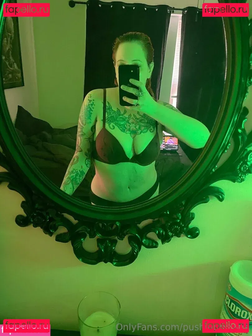 PushingUpRoses Onlyfans Photo Gallery 