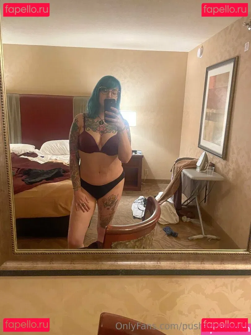 PushingUpRoses Onlyfans Photo Gallery 