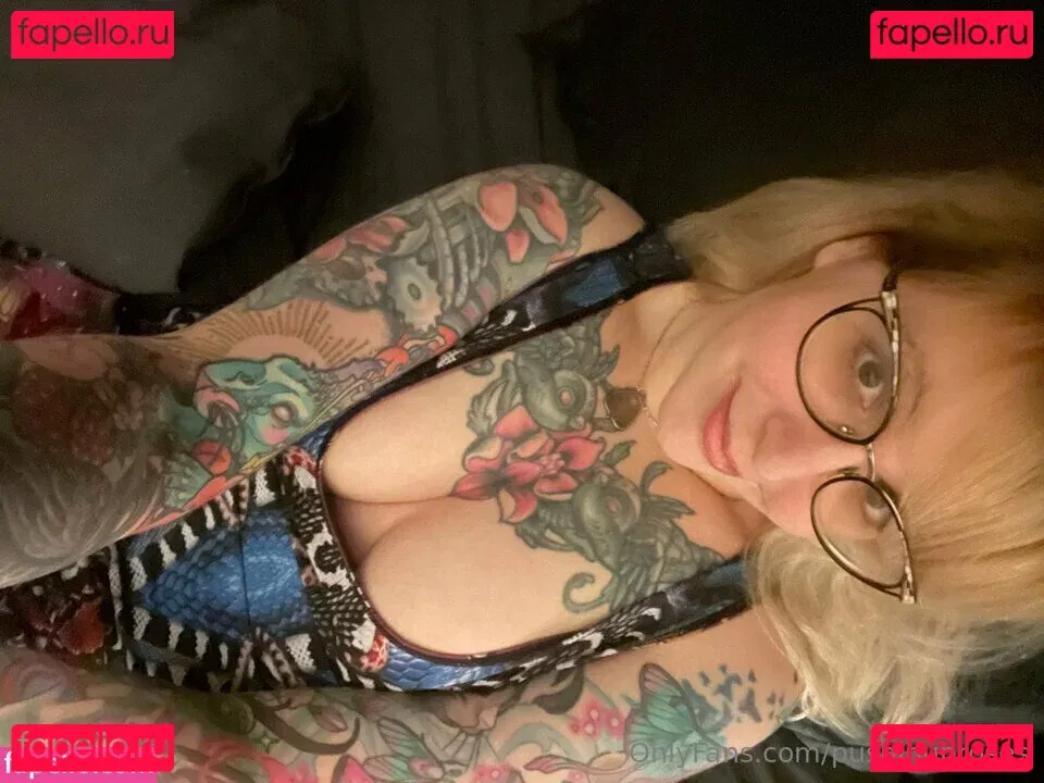 PushingUpRoses Onlyfans Photo Gallery 