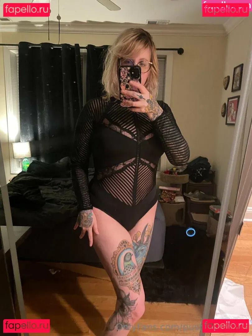 PushingUpRoses Onlyfans Photo Gallery 