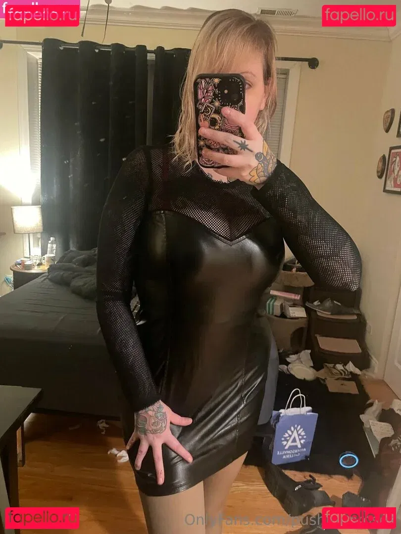 PushingUpRoses Onlyfans Photo Gallery 