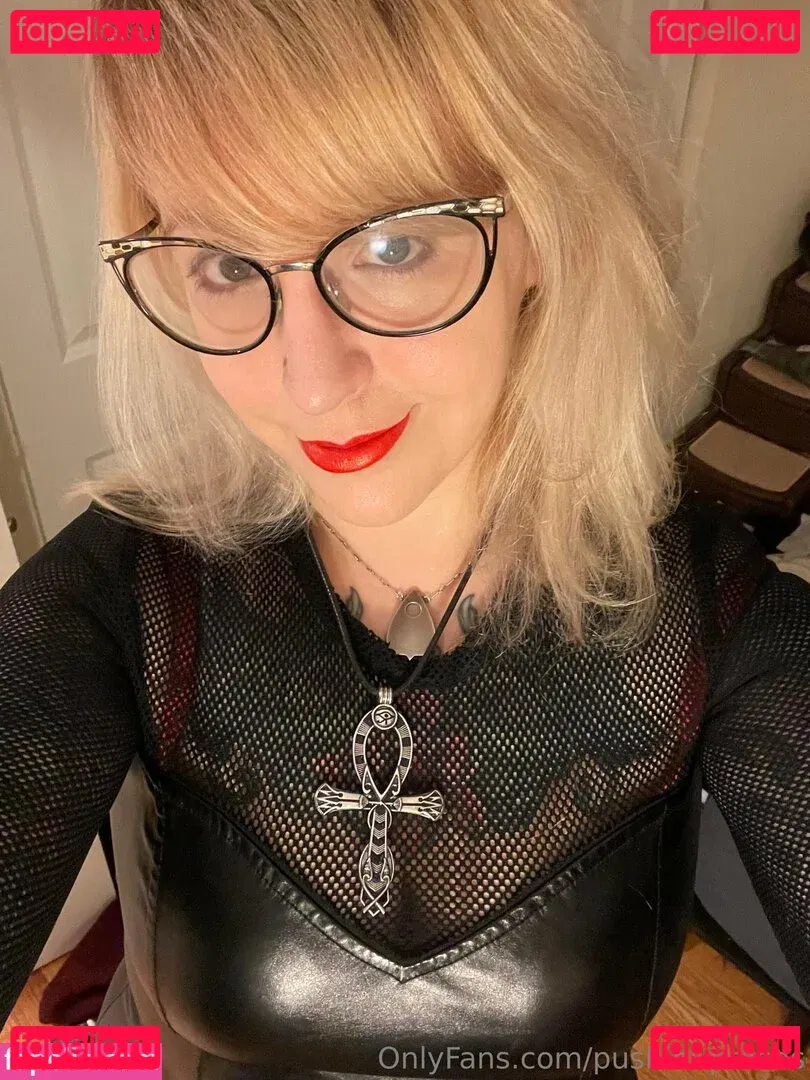 PushingUpRoses Onlyfans Photo Gallery 