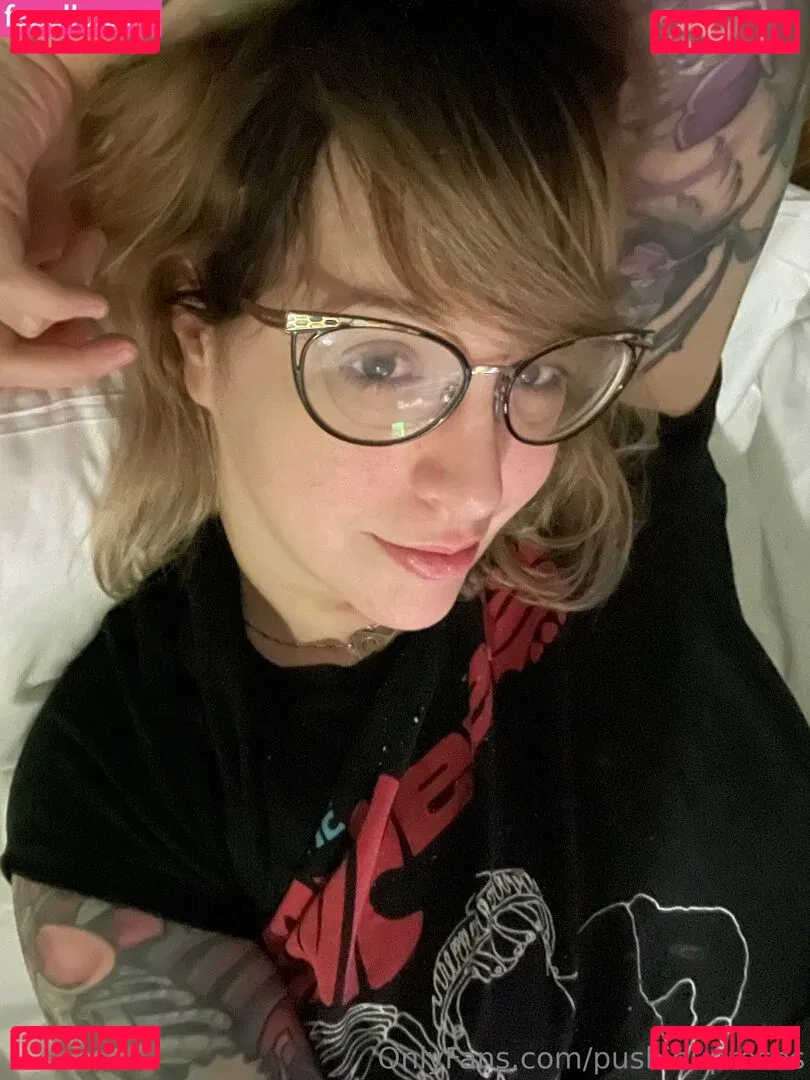 PushingUpRoses Onlyfans Photo Gallery 