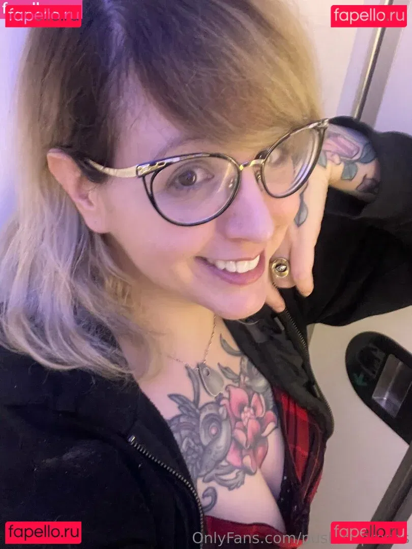 PushingUpRoses Onlyfans Photo Gallery 