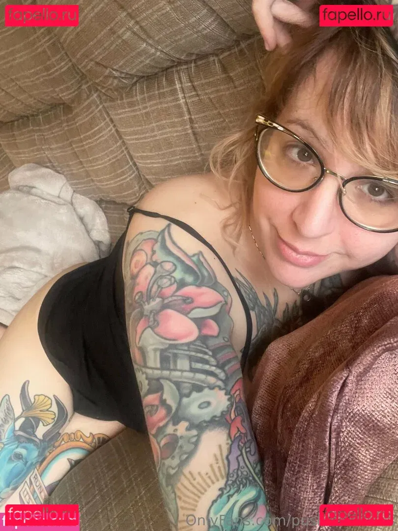 PushingUpRoses Onlyfans Photo Gallery 