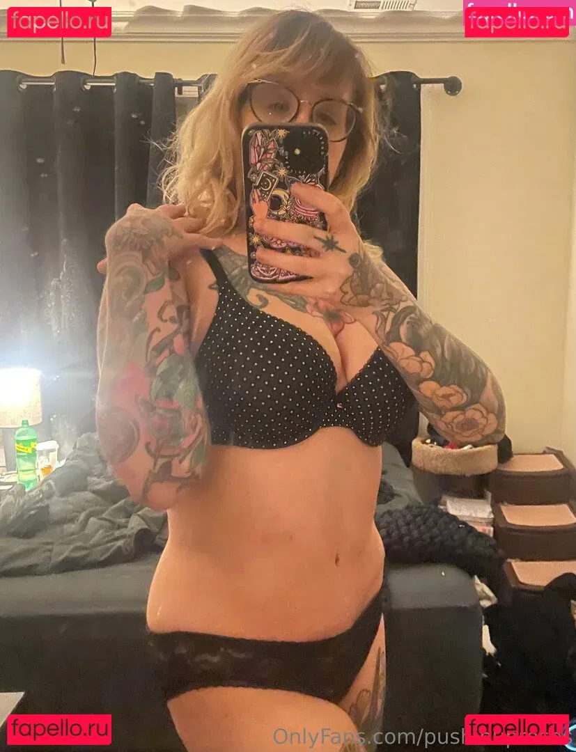 PushingUpRoses Onlyfans Photo Gallery 