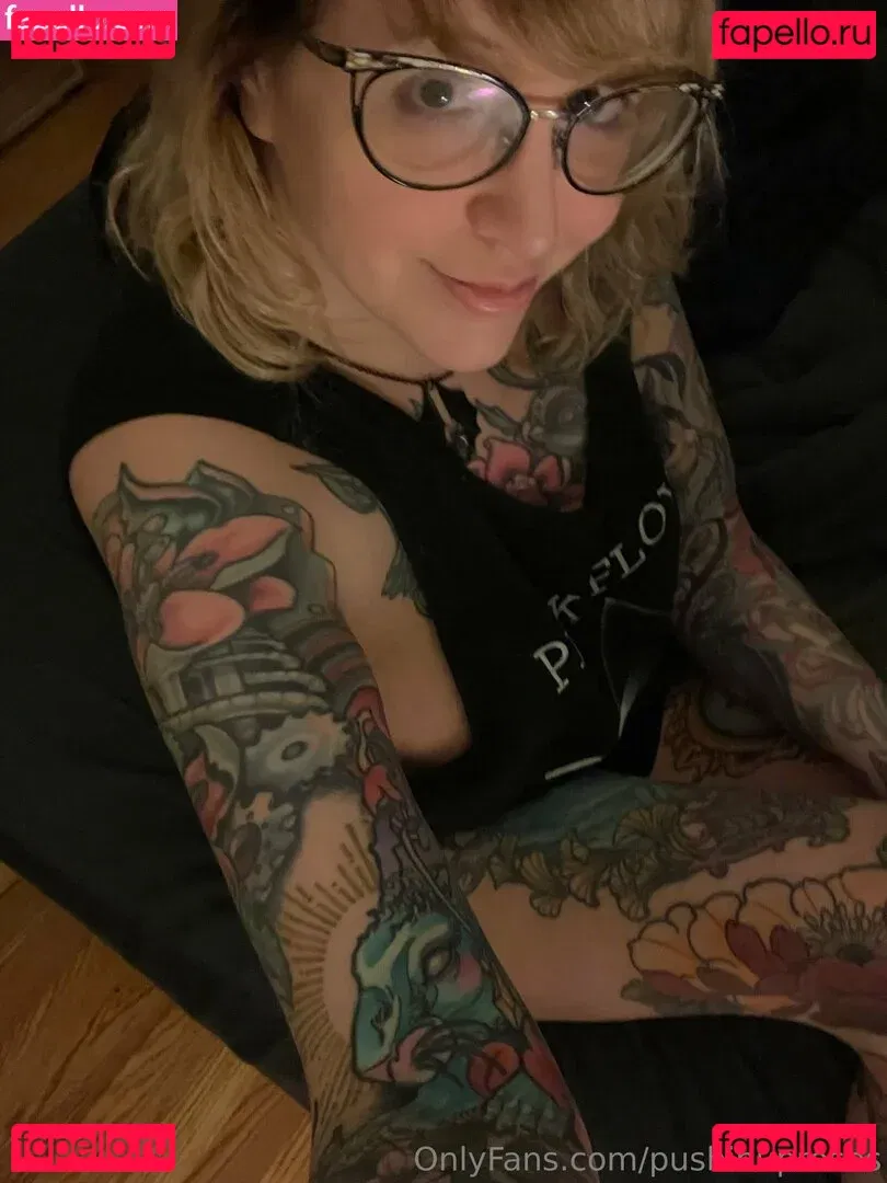 PushingUpRoses Onlyfans Photo Gallery 