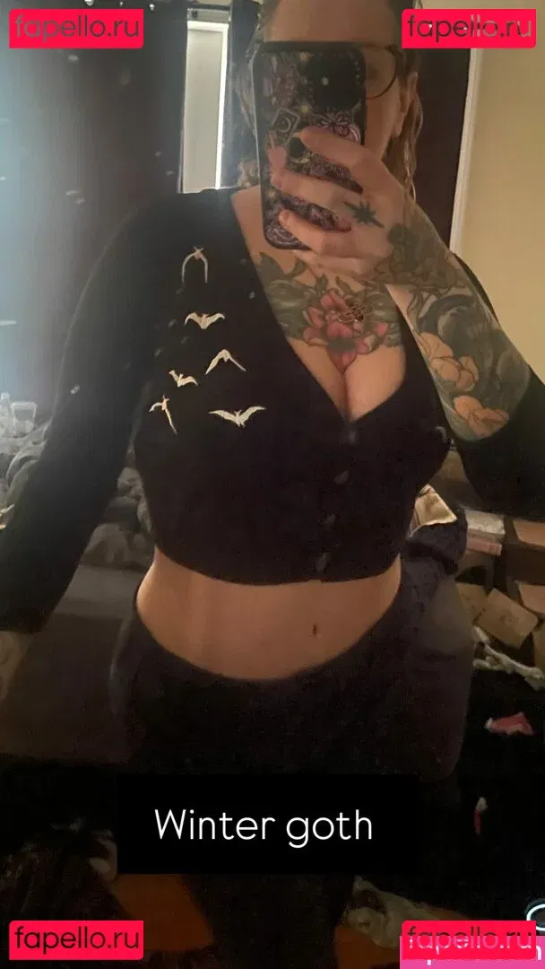 PushingUpRoses Onlyfans Photo Gallery 