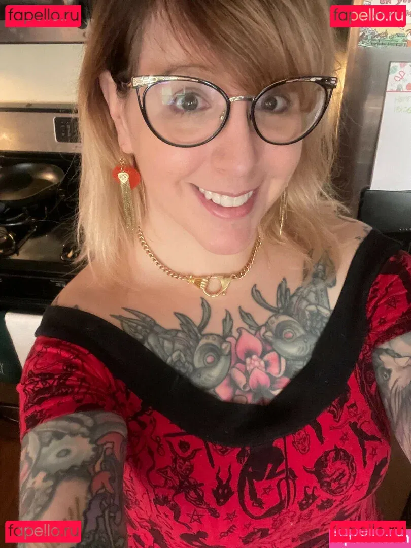 PushingUpRoses Onlyfans Photo Gallery 