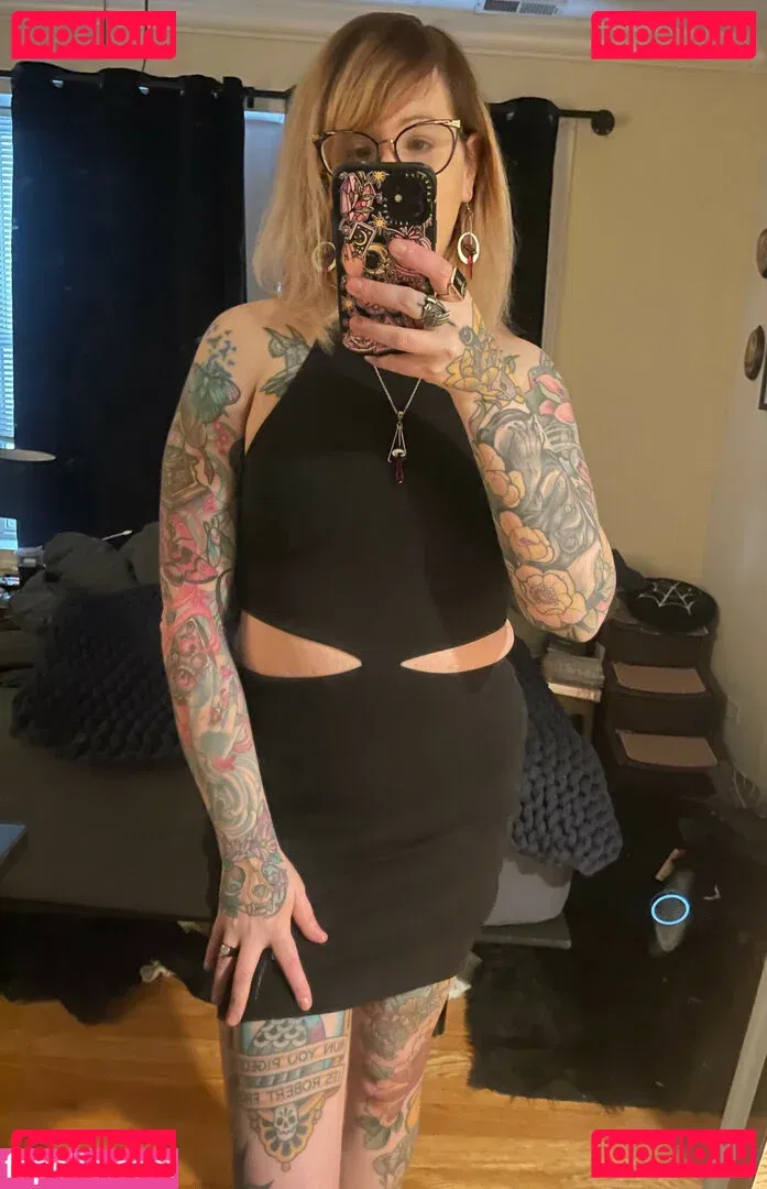 PushingUpRoses Onlyfans Photo Gallery 