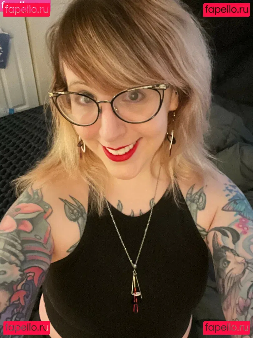 PushingUpRoses Onlyfans Photo Gallery 