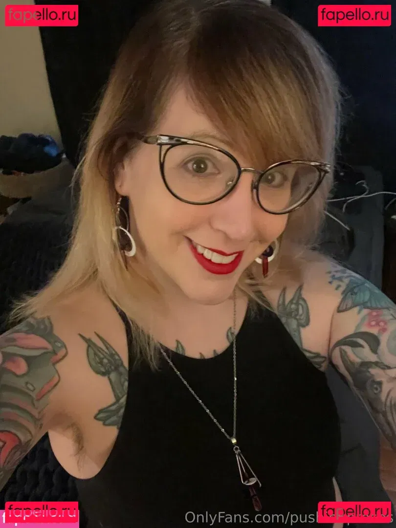 PushingUpRoses Onlyfans Photo Gallery 