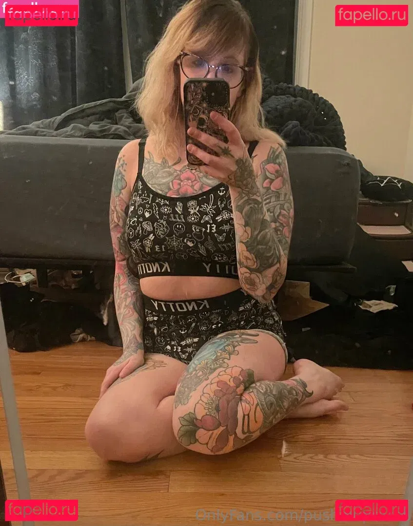 PushingUpRoses Onlyfans Photo Gallery 