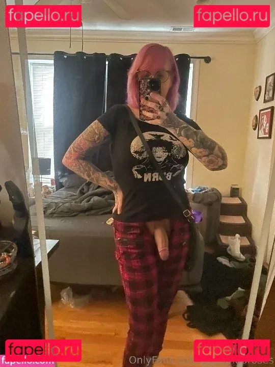 PushingUpRoses Onlyfans Photo Gallery 