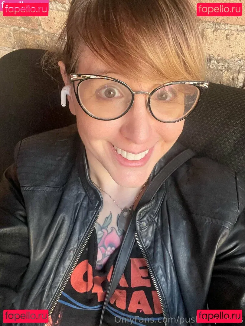 PushingUpRoses Onlyfans Photo Gallery 