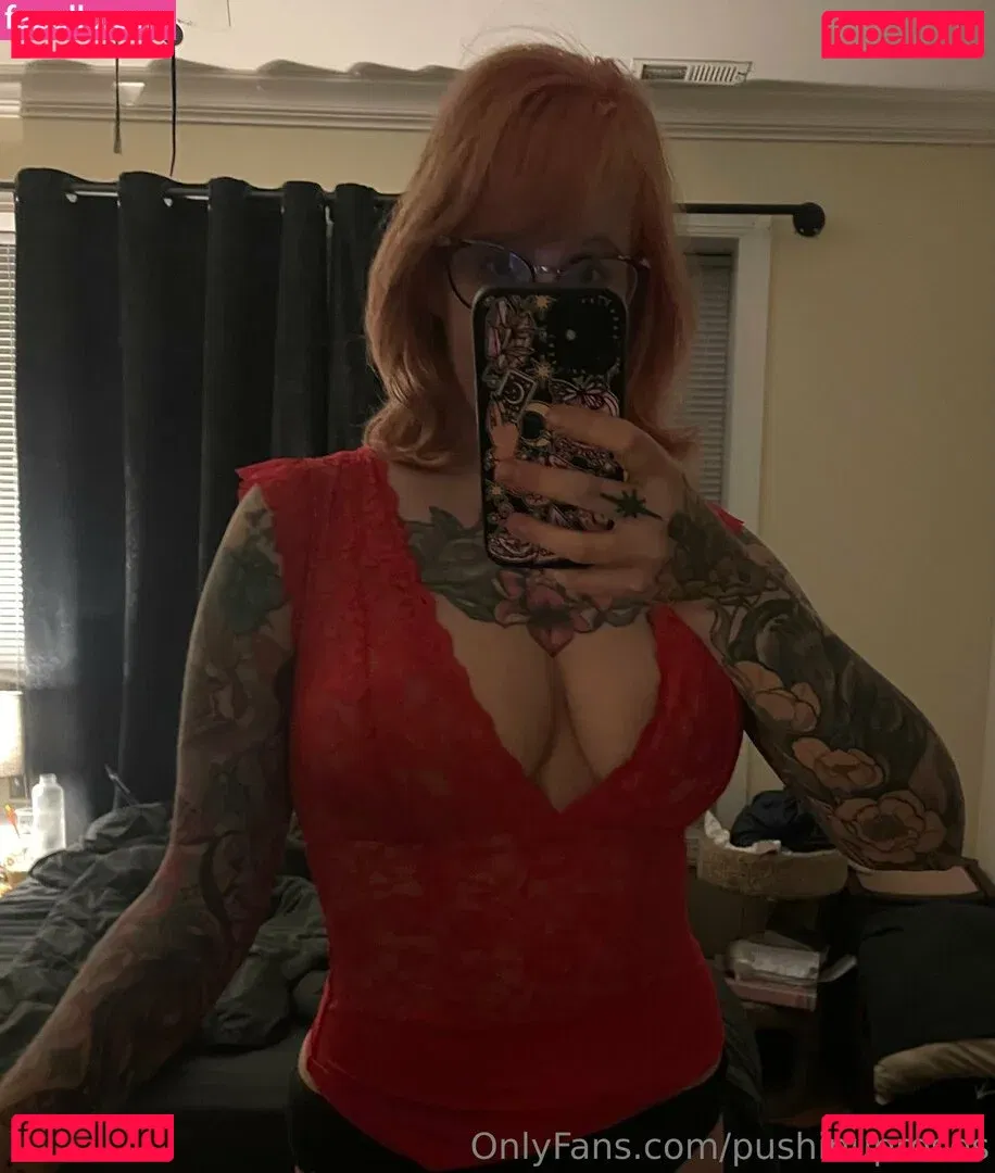 PushingUpRoses Onlyfans Photo Gallery 