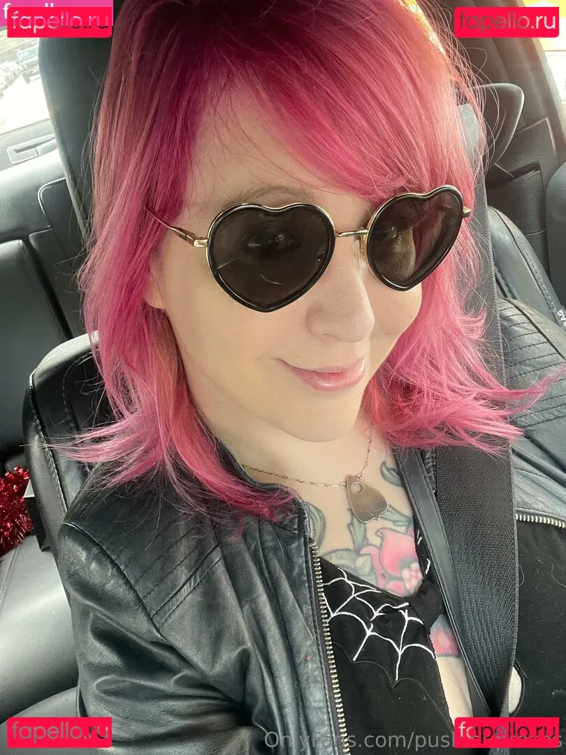 PushingUpRoses Onlyfans Photo Gallery 