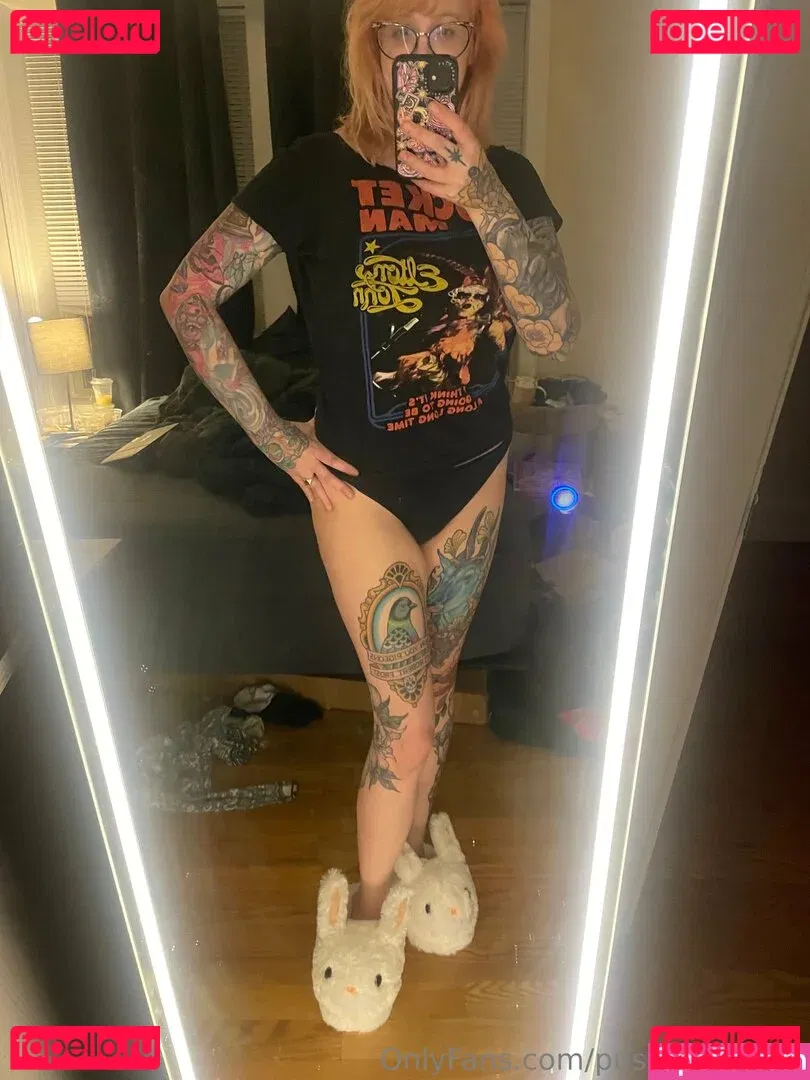 PushingUpRoses Onlyfans Photo Gallery 