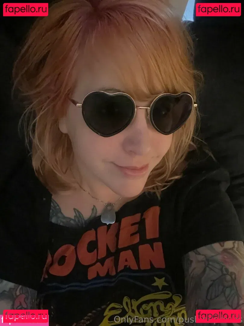 PushingUpRoses Onlyfans Photo Gallery 