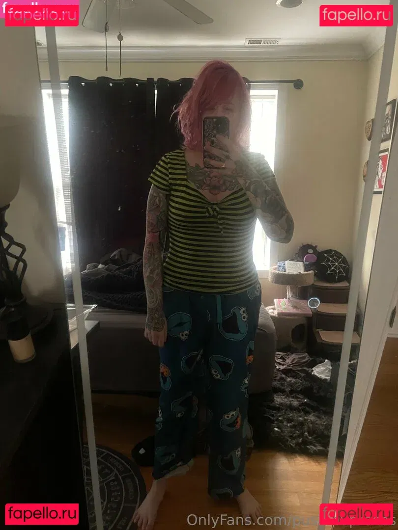 PushingUpRoses Onlyfans Photo Gallery 