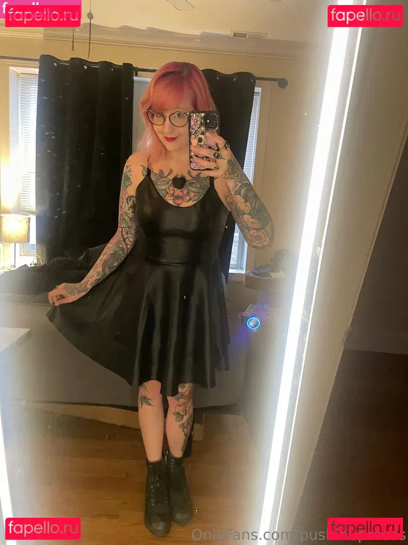 PushingUpRoses Onlyfans Photo Gallery 