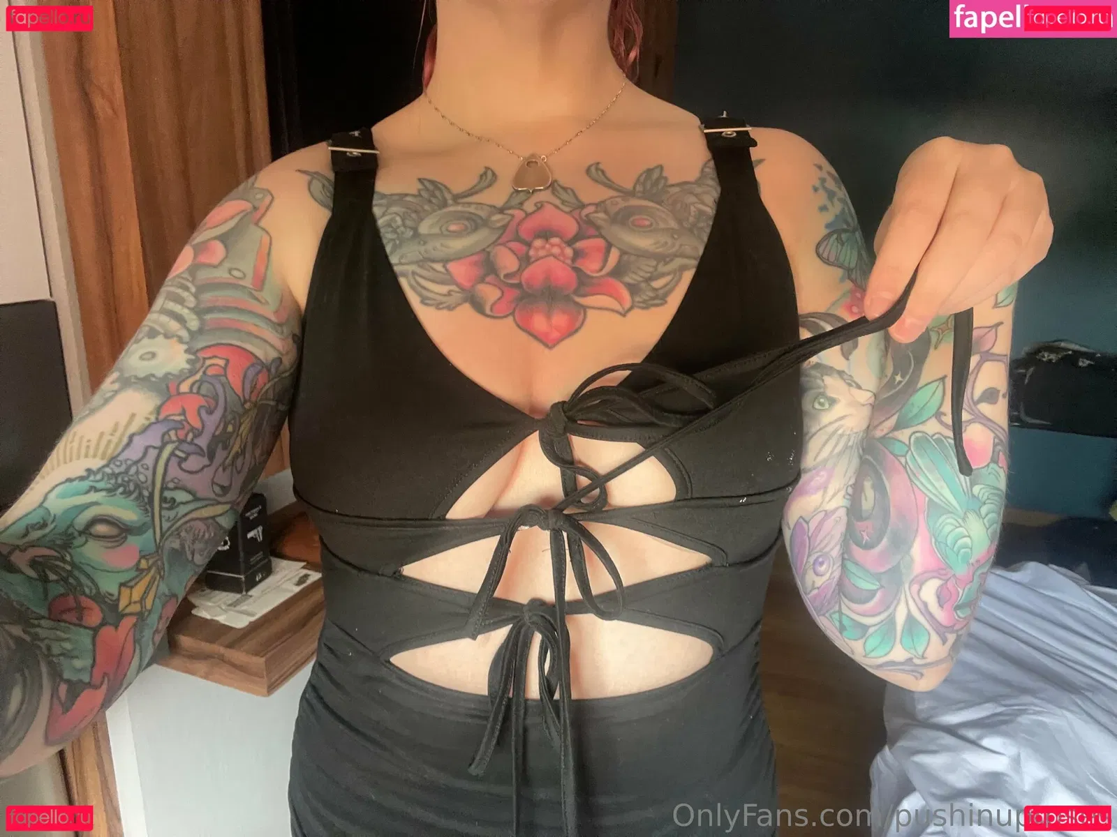 PushingUpRoses Onlyfans Photo Gallery 