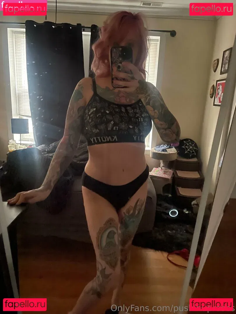 PushingUpRoses Onlyfans Photo Gallery 