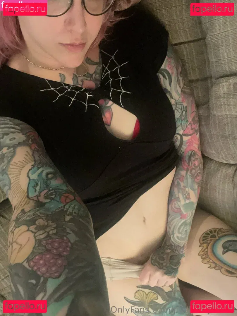 PushingUpRoses Onlyfans Photo Gallery 