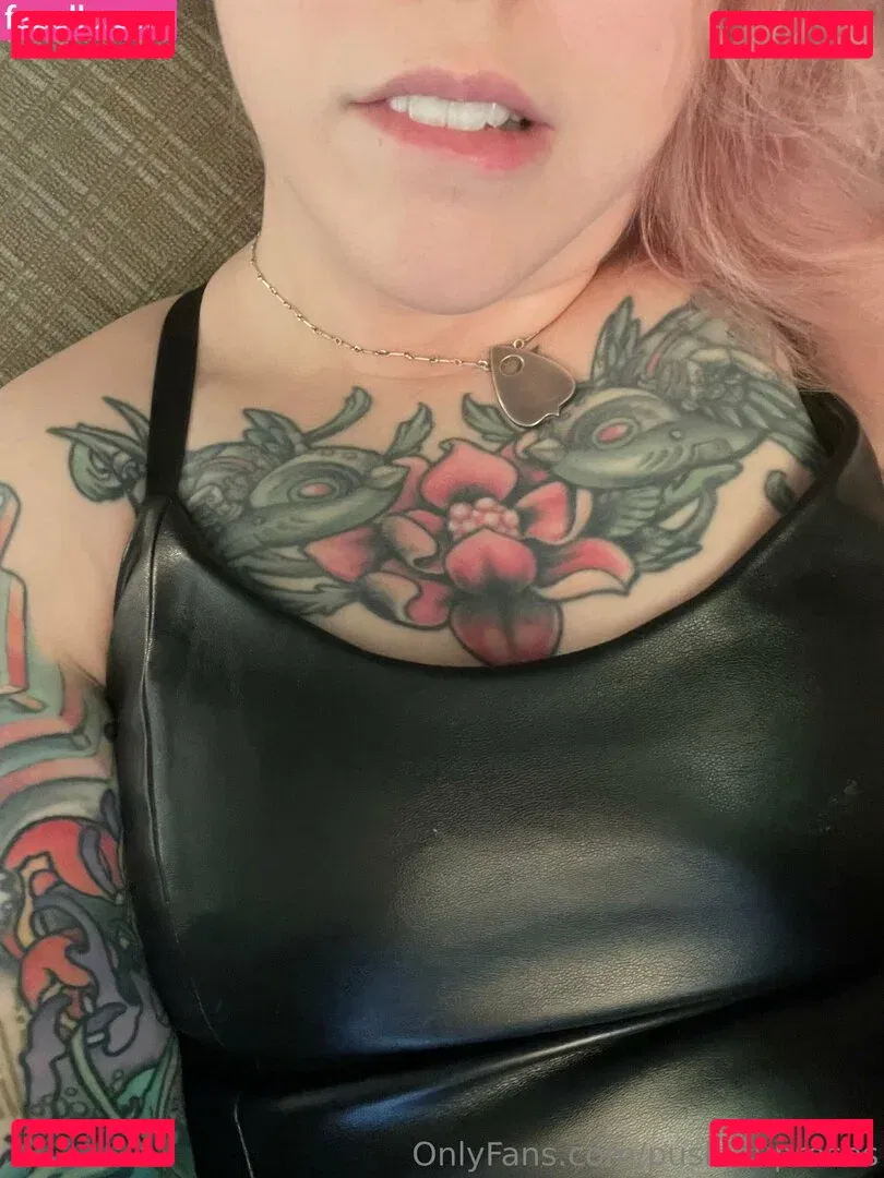 PushingUpRoses Onlyfans Photo Gallery 