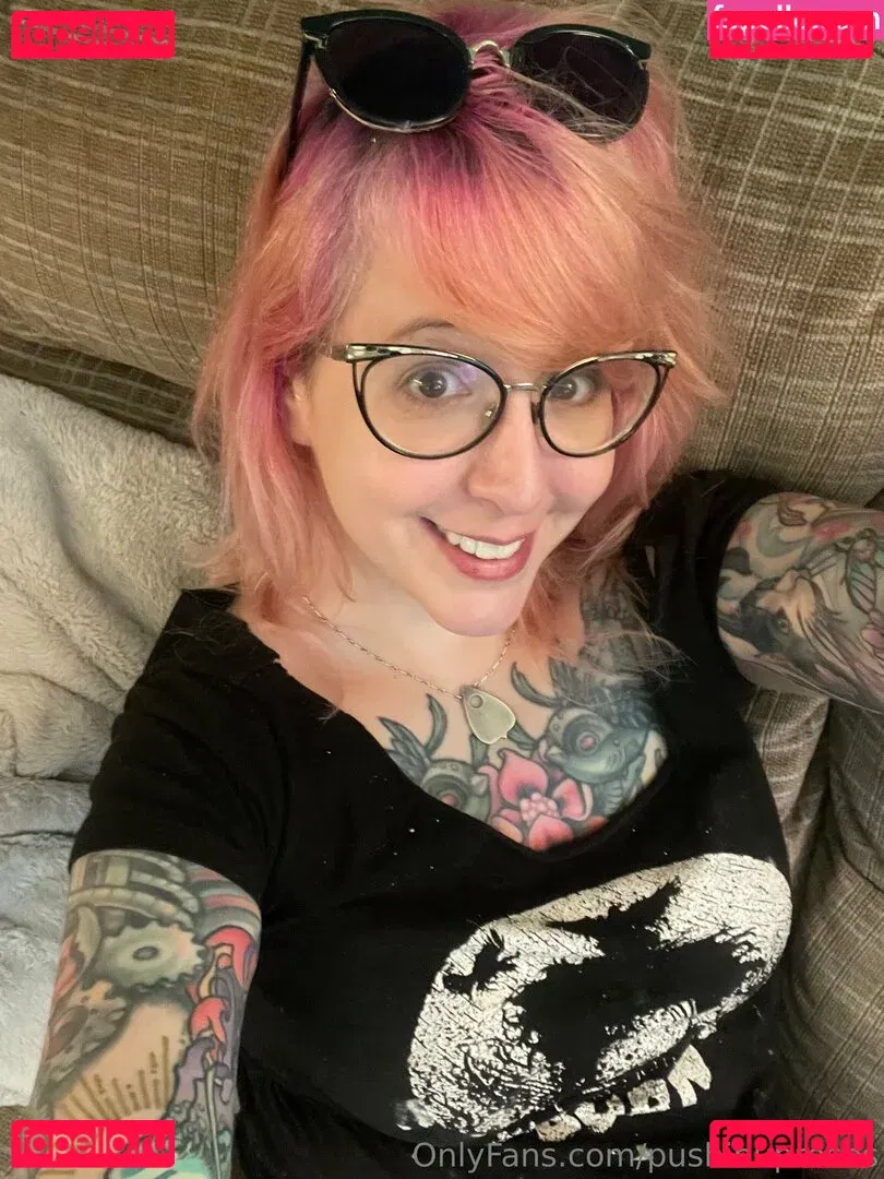 PushingUpRoses Onlyfans Photo Gallery 