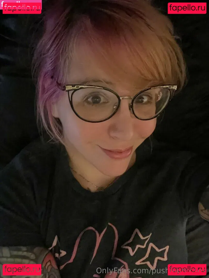 PushingUpRoses Onlyfans Photo Gallery 