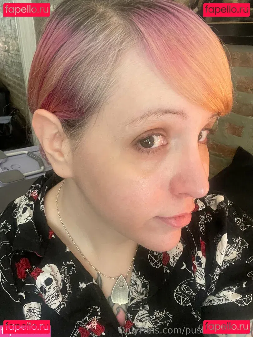 PushingUpRoses Onlyfans Photo Gallery 