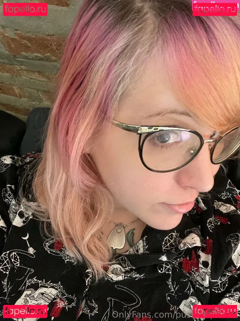 PushingUpRoses Onlyfans Photo Gallery 