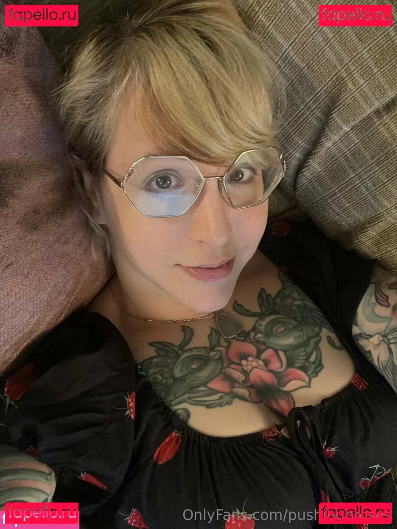 PushingUpRoses Onlyfans Photo Gallery 