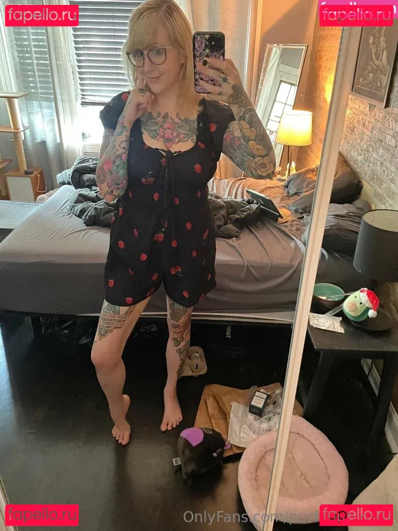 PushingUpRoses Onlyfans Photo Gallery 