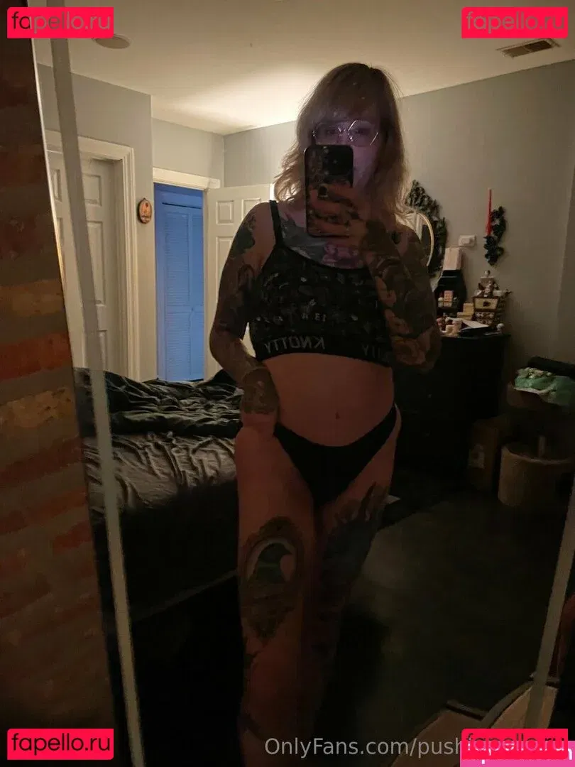 PushingUpRoses Onlyfans Photo Gallery 