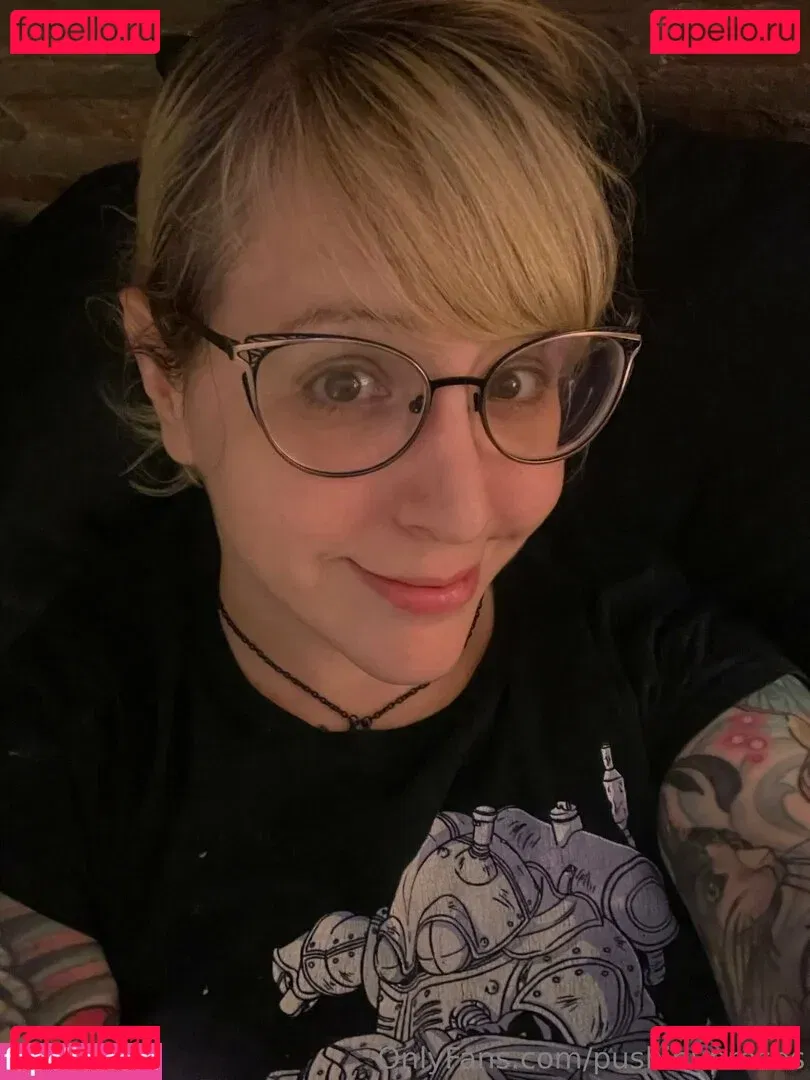 PushingUpRoses Onlyfans Photo Gallery 