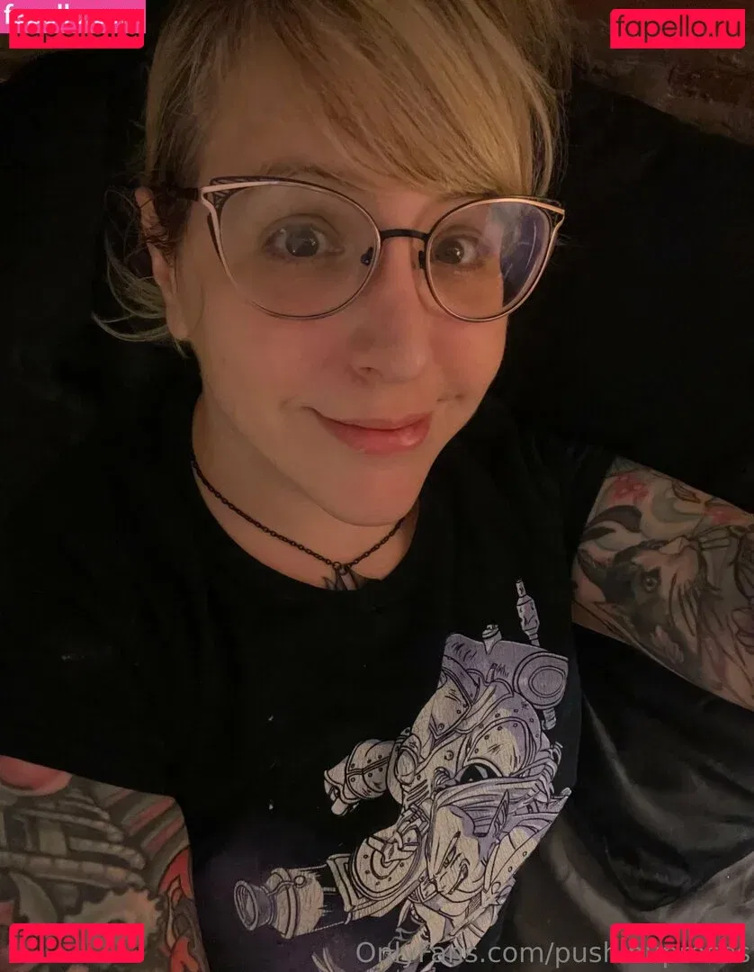 PushingUpRoses Onlyfans Photo Gallery 