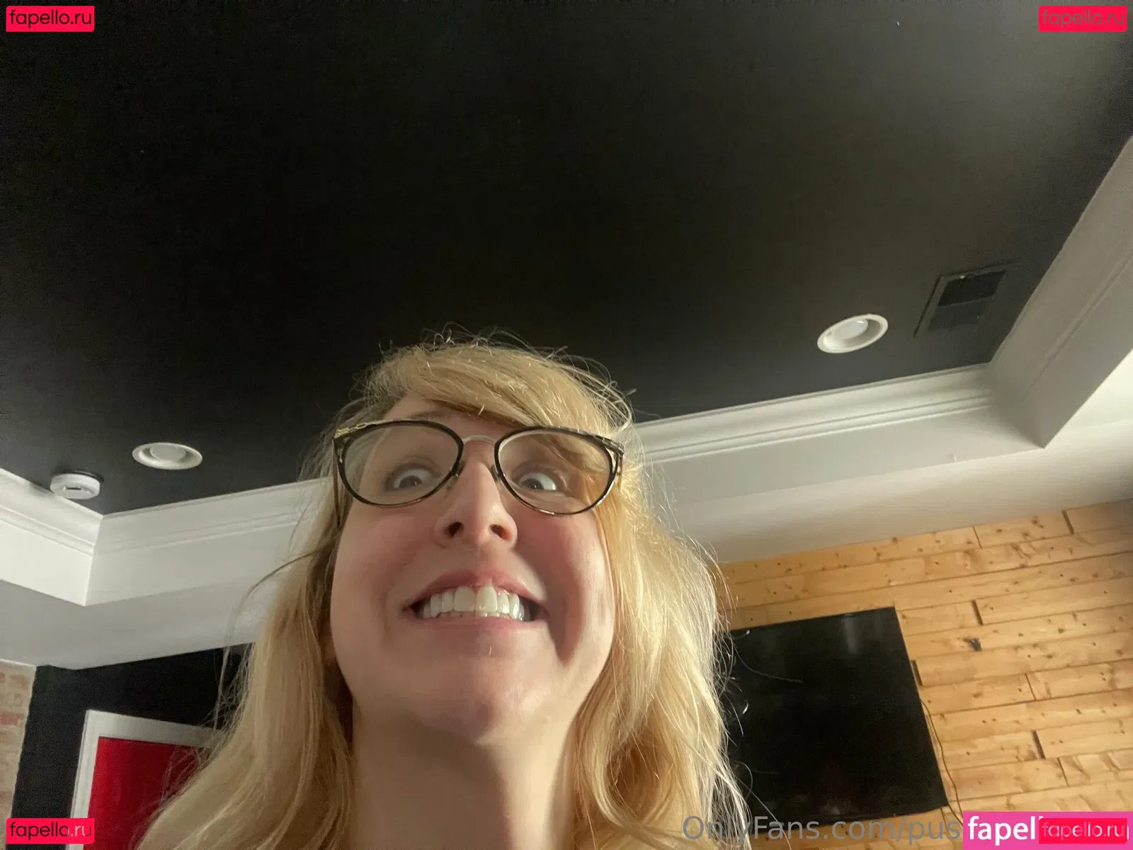 PushingUpRoses Onlyfans Photo Gallery 