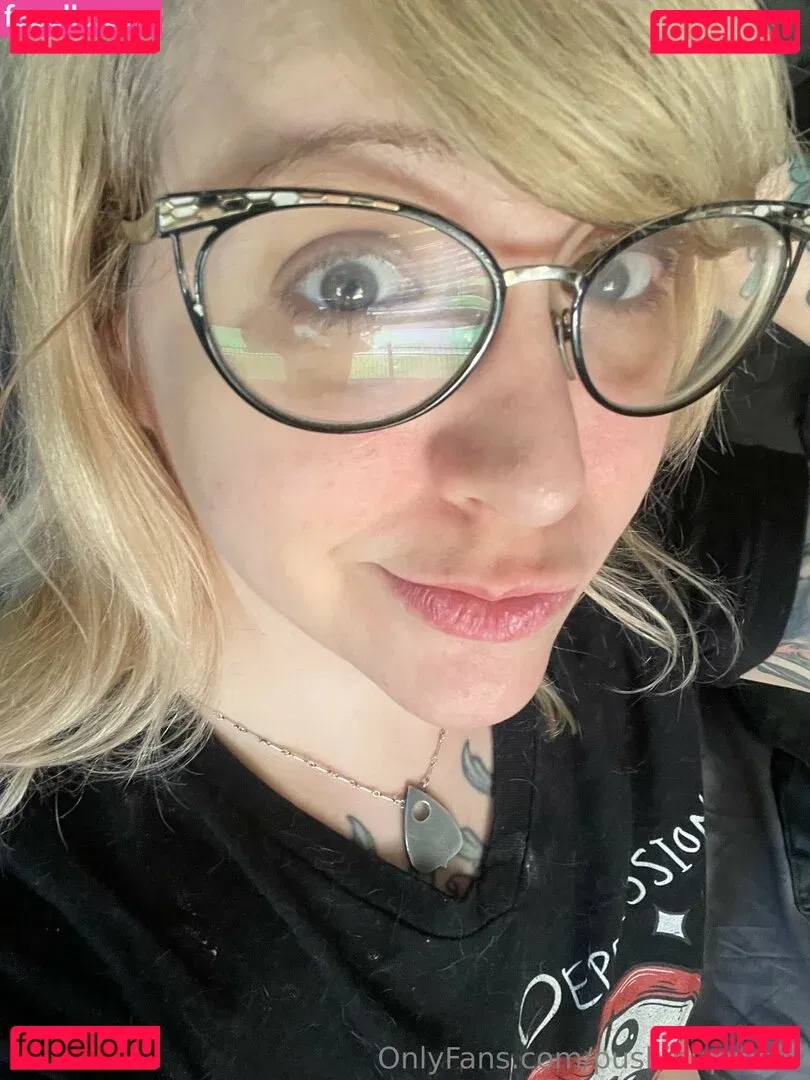 PushingUpRoses Onlyfans Photo Gallery 