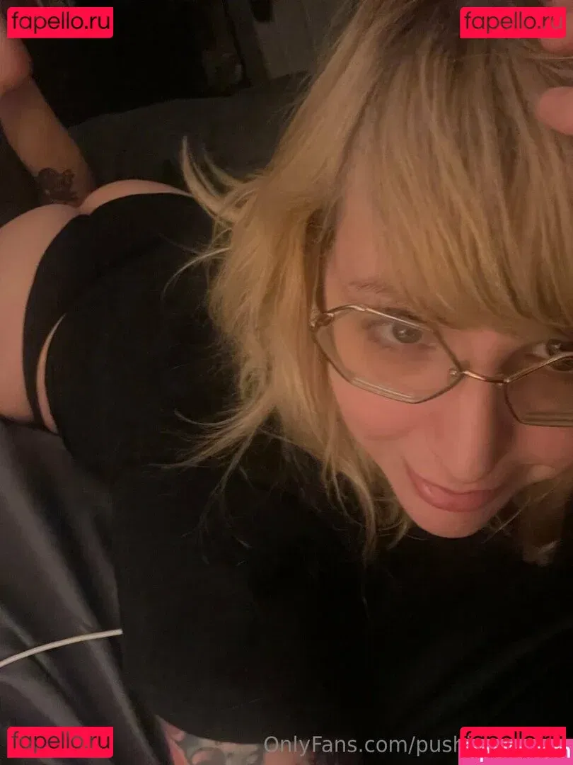 PushingUpRoses Onlyfans Photo Gallery 