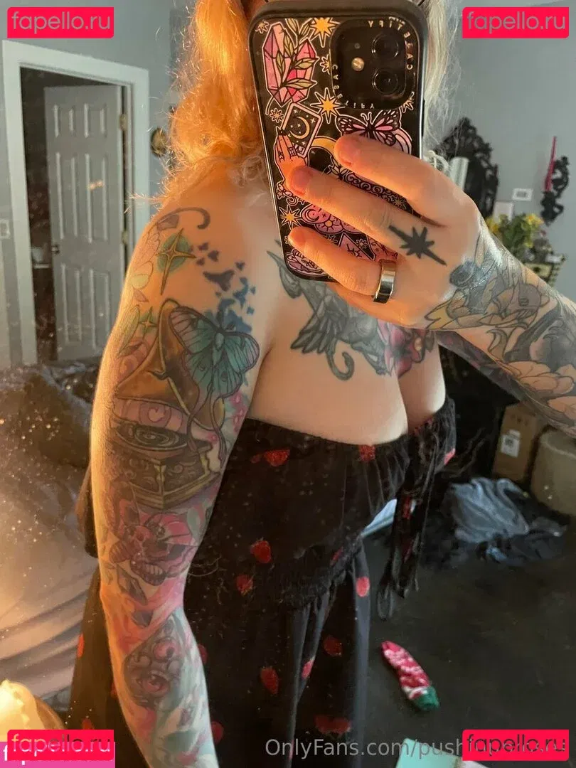 PushingUpRoses Onlyfans Photo Gallery 