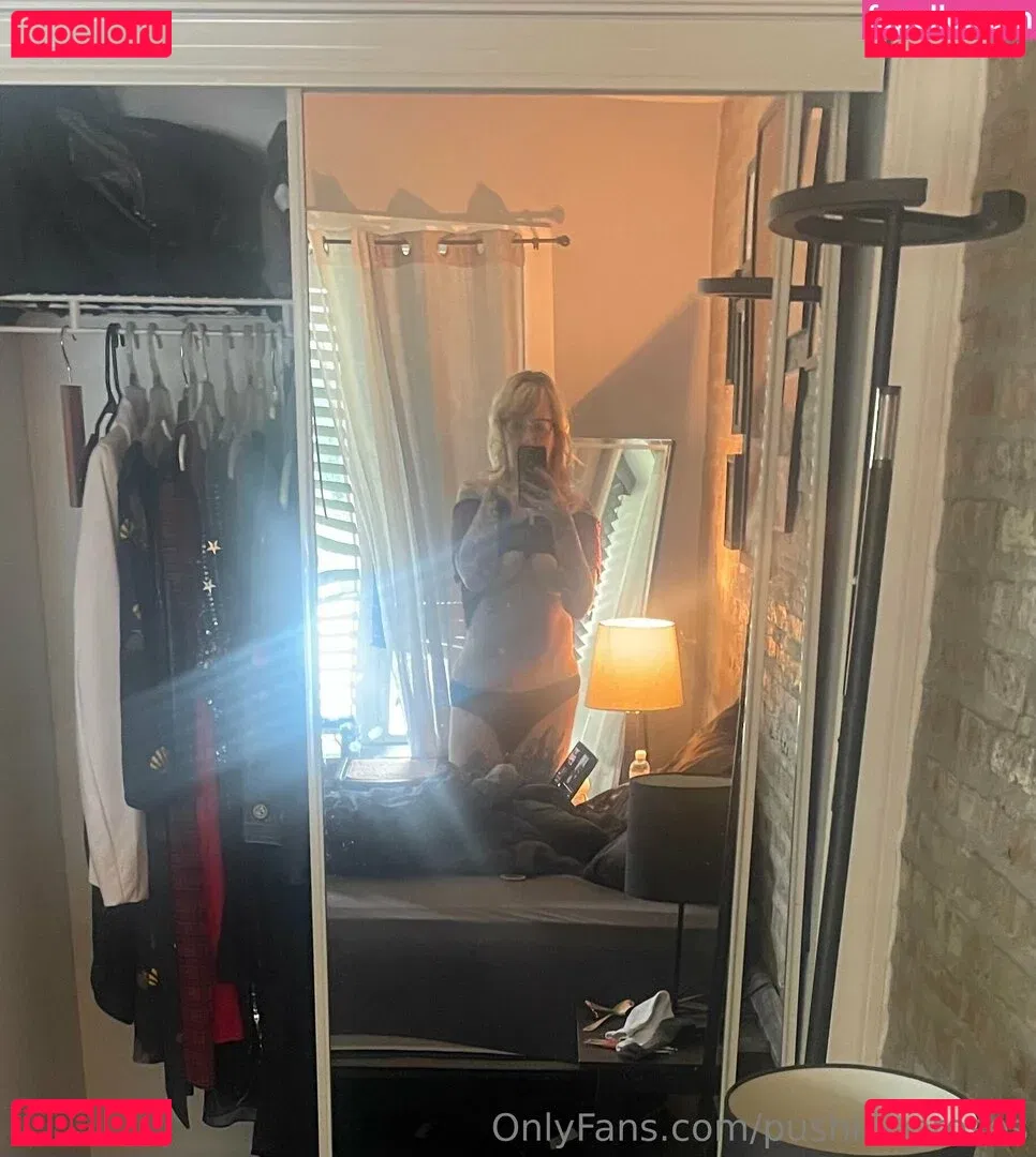 PushingUpRoses Onlyfans Photo Gallery 