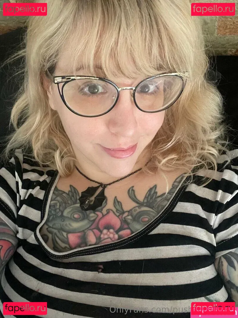 PushingUpRoses Onlyfans Photo Gallery 